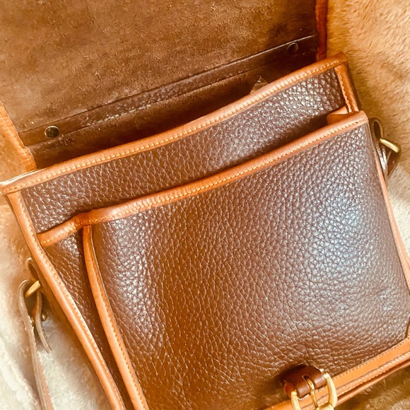 Vintage 1992 Dooney & Bourke Surrey Crossbody Bag Camel & Classic Tan Leather - Picture 14 of 16